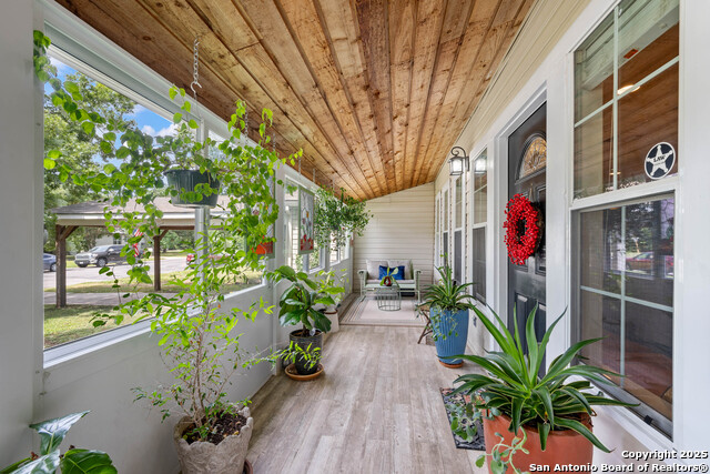 Image 3 of 27 For 131 Larchmont
