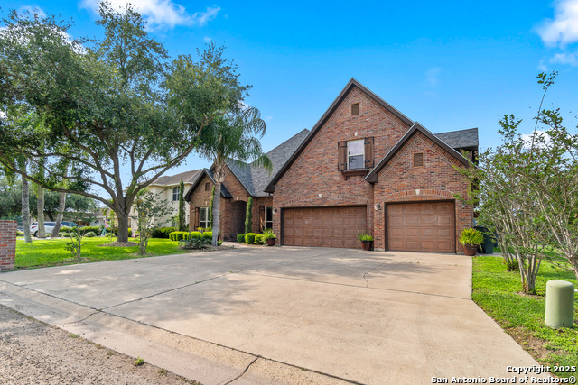 Image 2 of 29 For 109 Palm Valley Cir