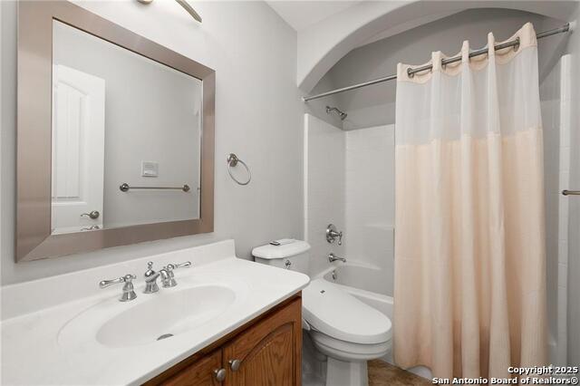 Image 21 of 29 For 109 Palm Valley Cir