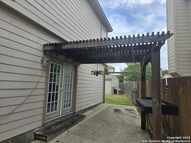 Listing photo id 13 for 9510 Rainbow Creek