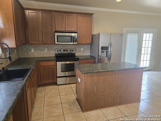 Listing photo id 6 for 9510 Rainbow Creek