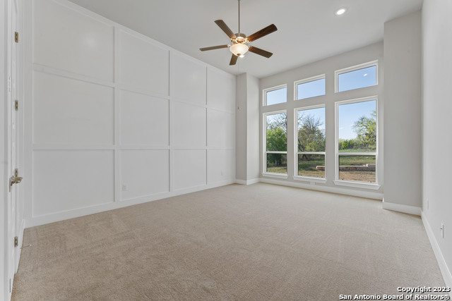 Listing photo id 12 for 9 Cattle Dr  