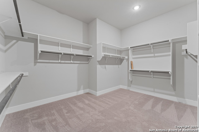 Listing photo id 17 for 9 Cattle Dr  