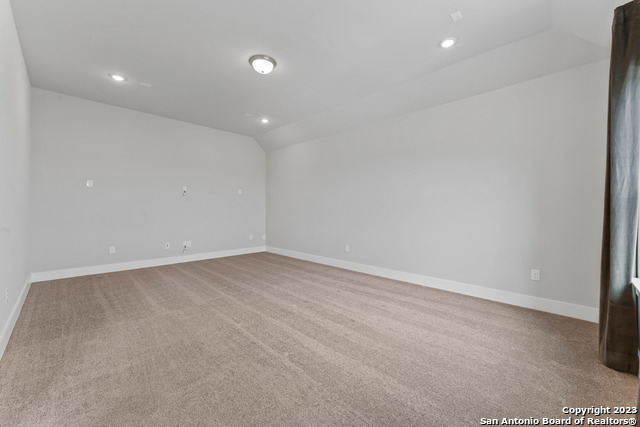 Listing photo id 18 for 9 Cattle Dr  