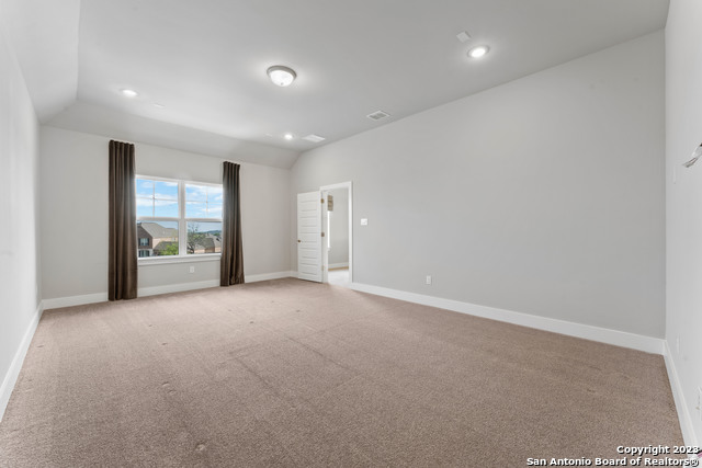 Listing photo id 19 for 9 Cattle Dr  