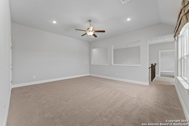 Listing photo id 20 for 9 Cattle Dr  