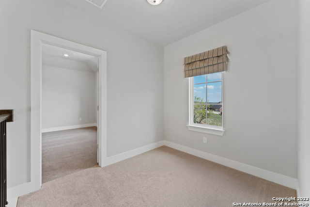 Listing photo id 21 for 9 Cattle Dr  