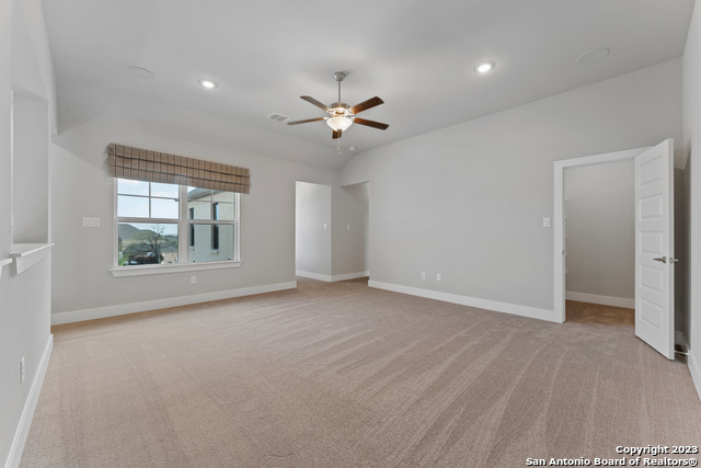 Listing photo id 28 for 9 Cattle Dr  