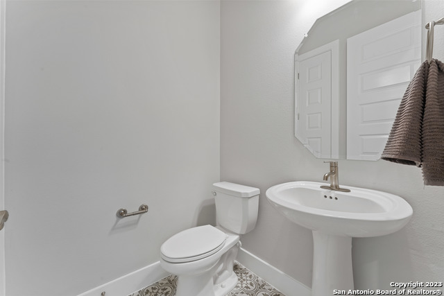 Listing photo id 31 for 9 Cattle Dr  