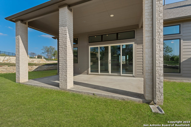 Listing photo id 34 for 9 Cattle Dr  