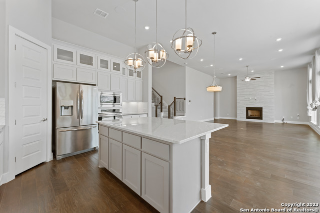 Listing photo id 5 for 9 Cattle Dr  