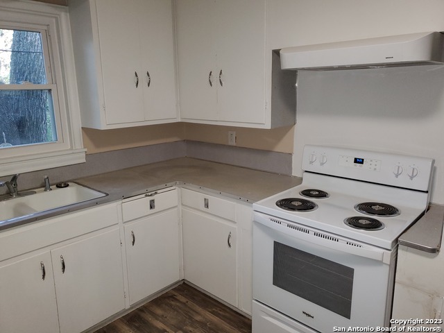 Image 10 of 25 For 105 Hillcrest Dr W