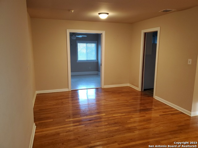 Image 14 of 25 For 105 Hillcrest Dr W