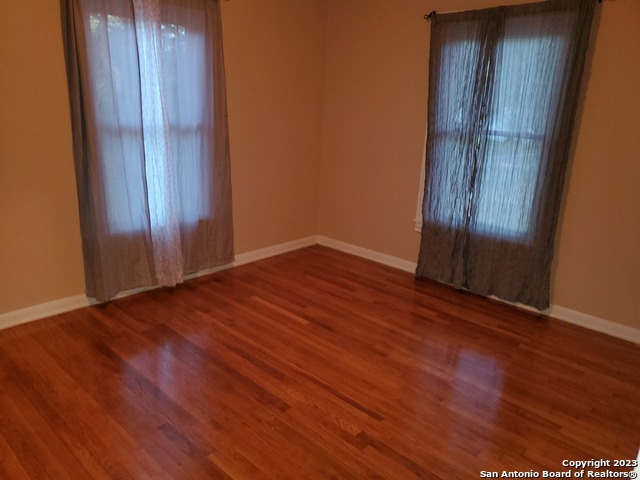 Image 19 of 25 For 105 Hillcrest Dr W