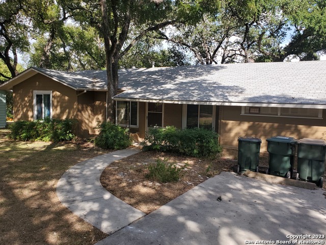 Image 2 of 25 For 105 Hillcrest Dr W