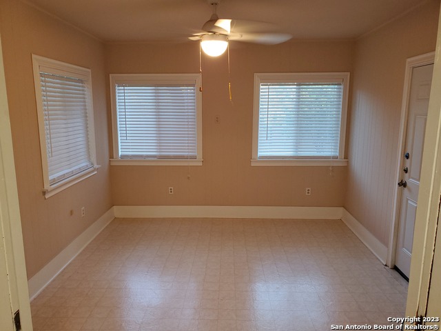 Image 21 of 25 For 105 Hillcrest Dr W