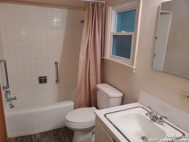 Image 22 of 25 For 105 Hillcrest Dr W