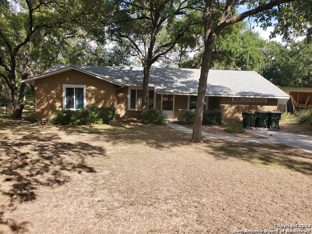 Image 5 of 25 For 105 Hillcrest Dr W