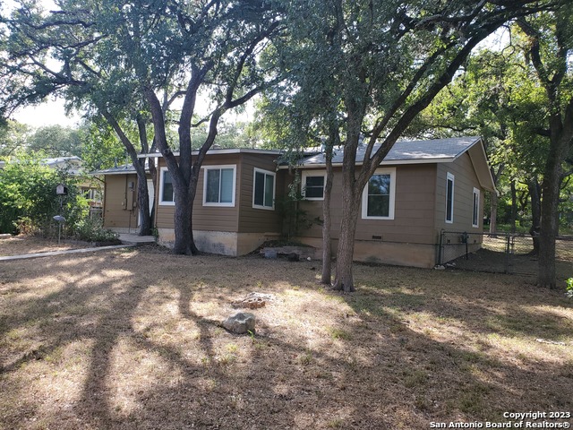 Image 8 of 25 For 105 Hillcrest Dr W