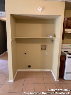 Image 4 of 10 For 7611 Windsor Oaks