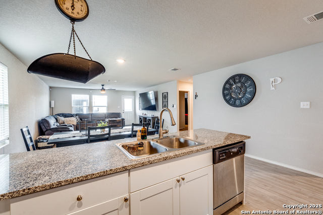 Image 10 of 22 For 5730 Leisure Cres