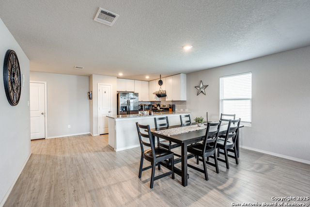 Image 7 of 22 For 5730 Leisure Cres