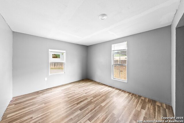 Image 17 of 27 For 2438 Royal Oaks
