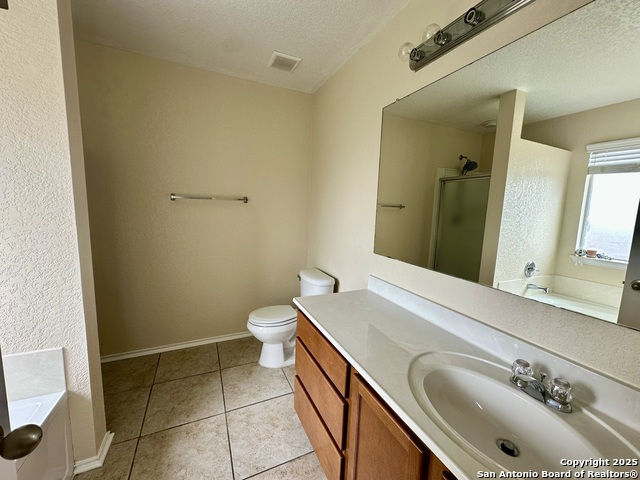 Listing photo id 10 for 327 Ville Serene