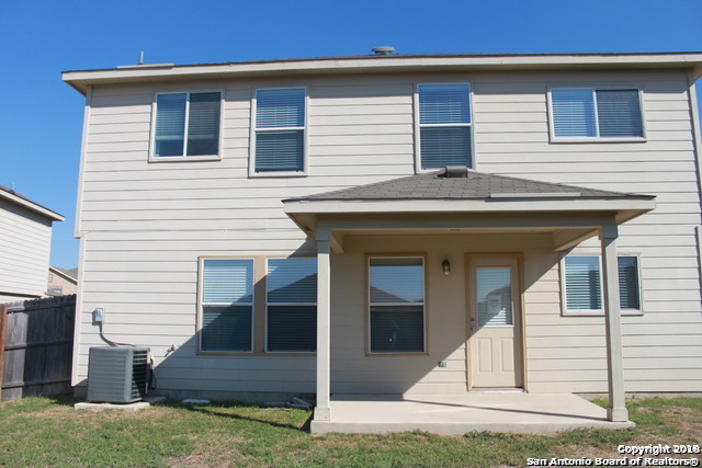 Listing photo id 19 for 327 Ville Serene
