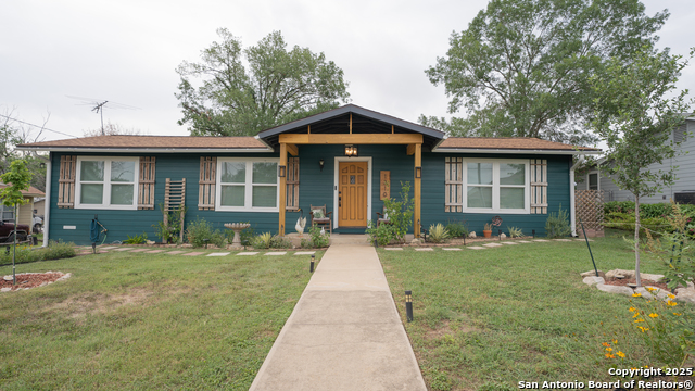 Details for 1310 Vienna St, Castroville, TX 78009
