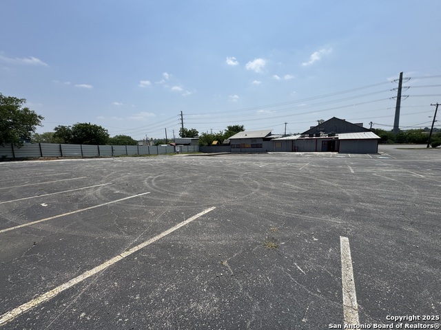 Listing photo id 10 for 13525 Wetmore