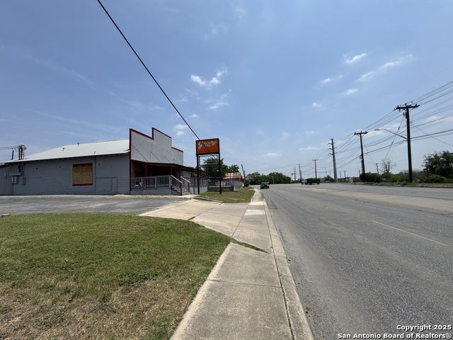 Listing photo id 11 for 13525 Wetmore