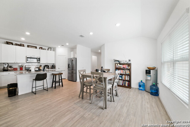 Image 13 of 26 For 4339 Meadowland Pl