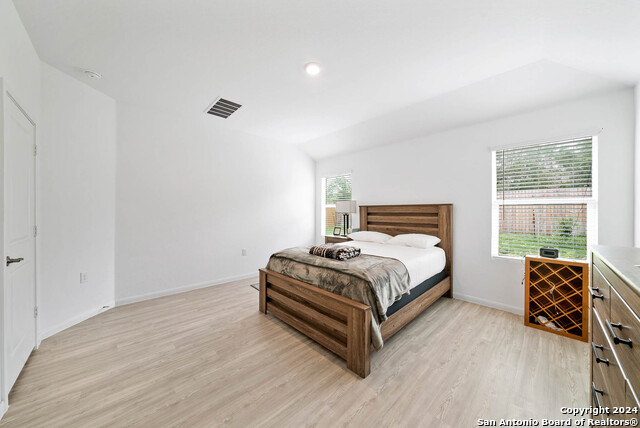 Image 15 of 26 For 4339 Meadowland Pl