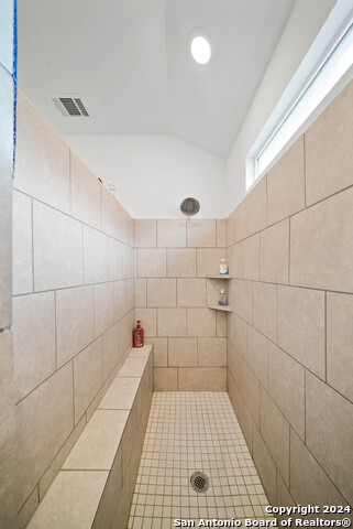 Image 18 of 26 For 4339 Meadowland Pl