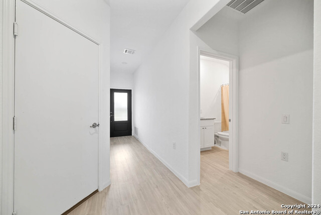 Image 5 of 26 For 4339 Meadowland Pl