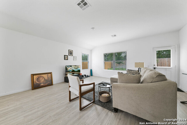 Image 6 of 26 For 4339 Meadowland Pl