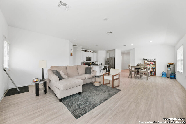 Image 8 of 26 For 4339 Meadowland Pl