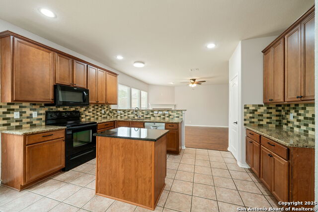 Image 11 of 34 For 26131 Meadowlark Bay