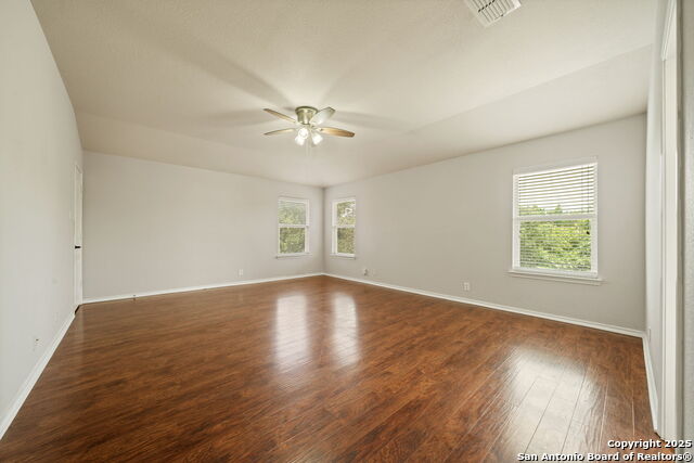 Image 19 of 34 For 26131 Meadowlark Bay