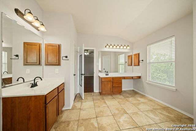 Image 22 of 34 For 26131 Meadowlark Bay