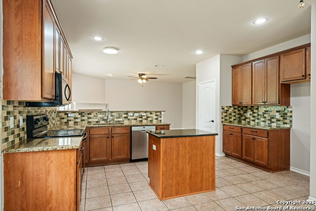 Image 9 of 34 For 26131 Meadowlark Bay