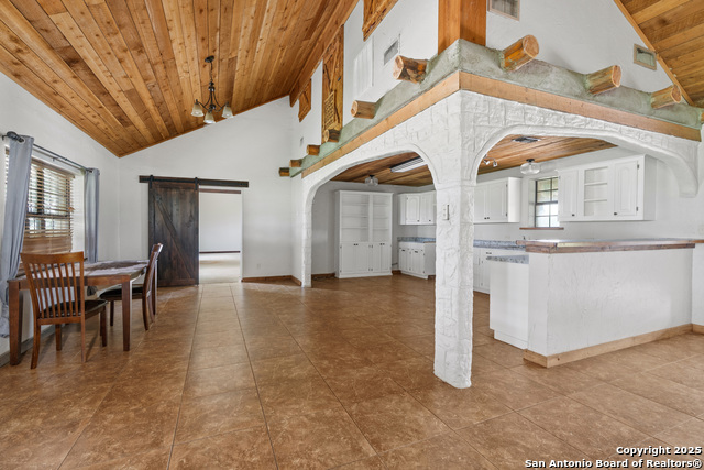 Listing photo id 8 for 870 County Road 761