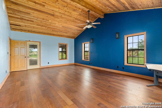 Listing photo id 13 for 870 County Road 761