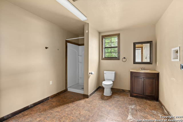 Listing photo id 16 for 870 County Road 761