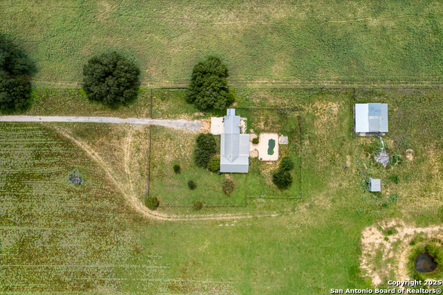 Listing photo id 0 for 870 County Road 761