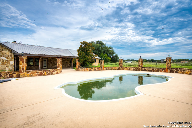 Listing photo id 20 for 870 County Road 761