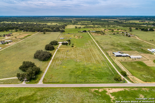 Listing photo id 29 for 870 County Road 761