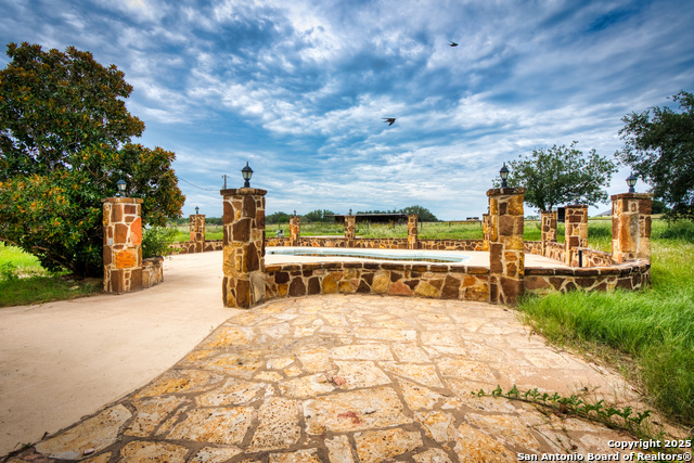 Listing photo id 31 for 870 County Road 761