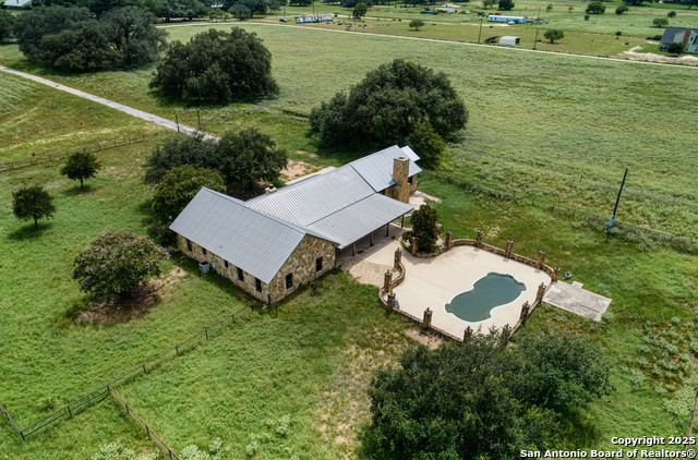 Listing photo id 2 for 870 County Road 761